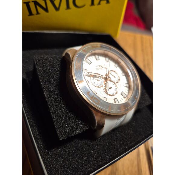 Invicta Pro Diver Impact 50mm White/Gold Silicone Band 30111 - Picture 3 of 5